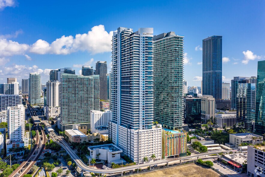 More Photos Of 40 SW 13th St, Miami Office Residential For Lease