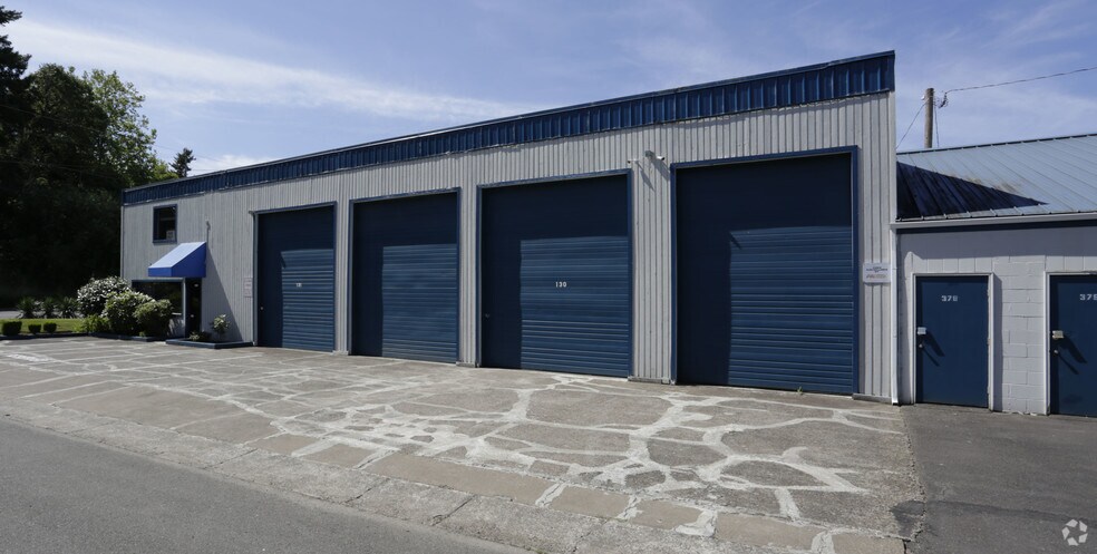 More Photos Of 2517-2611 River Rd S, Salem Self Storage For Lease