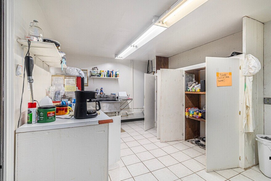 More Photos Of 625 Ocoee St, Copperhill Freestanding For Sale