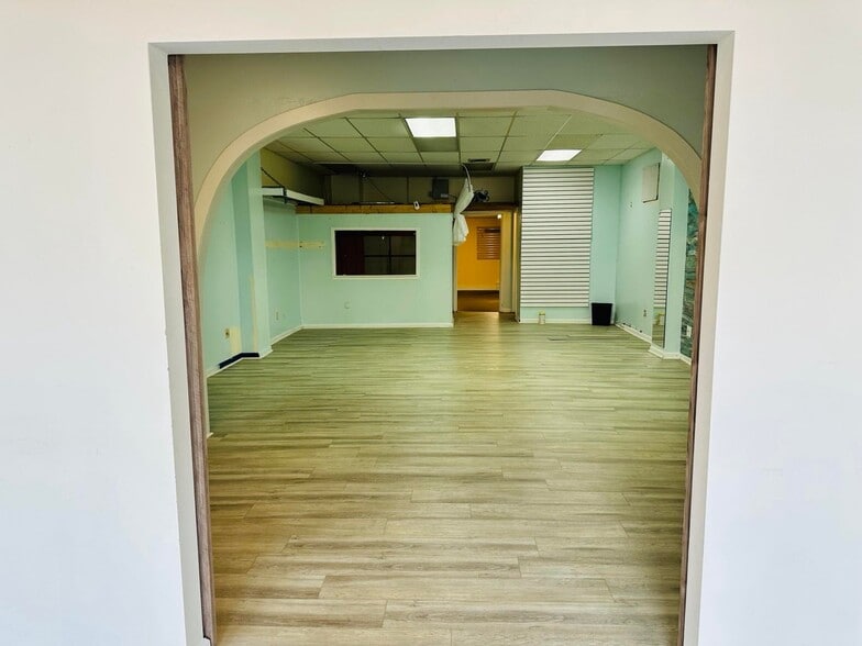 More Photos Of 211 Orange Ave, Fort Pierce Storefront Retail Office For Sale