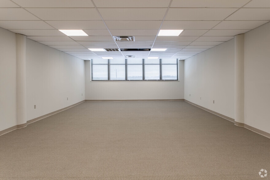 More Photos Of 10 Ferry St, Concord Flex For Lease