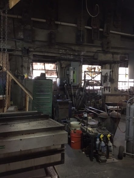 More Photos Of 2409-2417 Cedar St, Philadelphia Warehouse For Sale