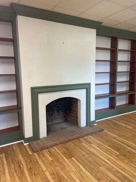 More Photos Of 678 Rappahannock Dr, White Stone Office For Sale