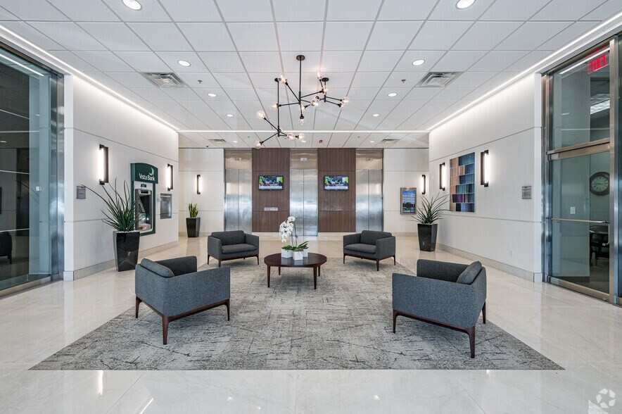 More Photos Of 1300 Summit Ave, Fort Worth Office For Lease