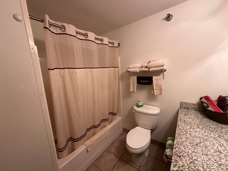 More Photos Of 201 4th Ave NW, Deer River Hotel For Sale