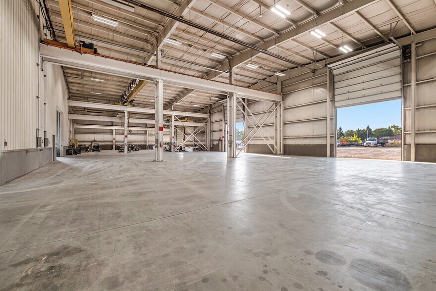 More Photos Of 4072 Flint Asphalt Dr, Burton Distribution For Sale