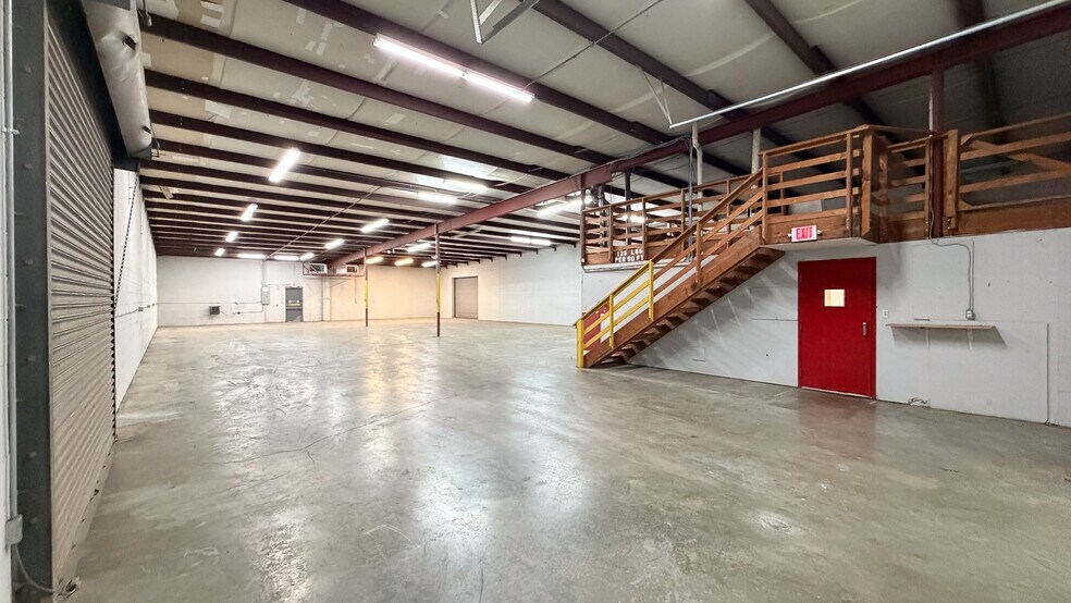 More Photos Of 310 S Union Ave, Springfield Manufacturing For Lease