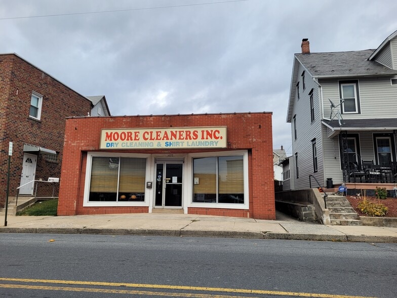 More Photos Of 1627 Main St, Northampton Storefront For Sale