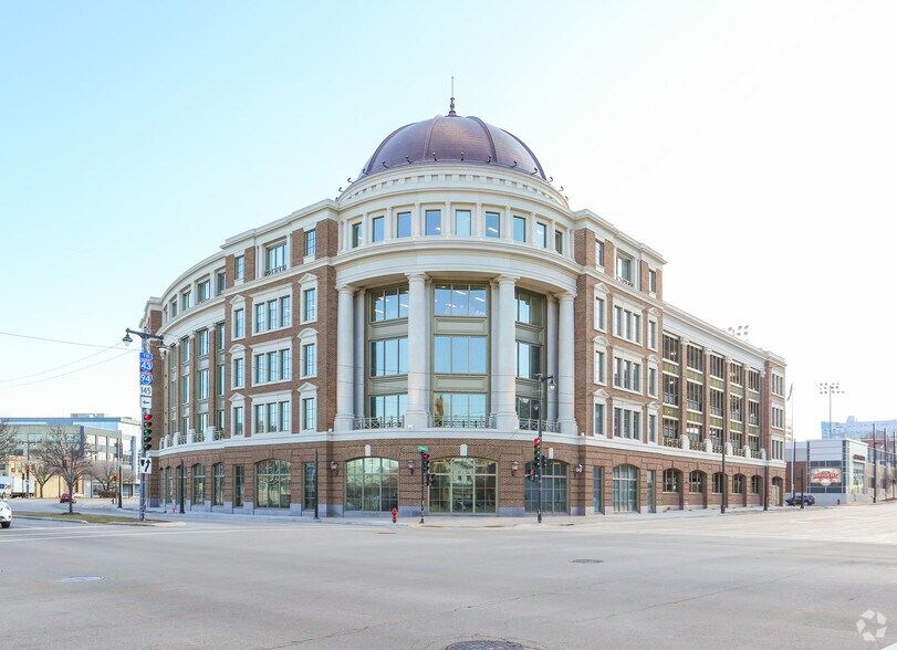 More Photos Of 1400 N Water St, Milwaukee Office For Lease