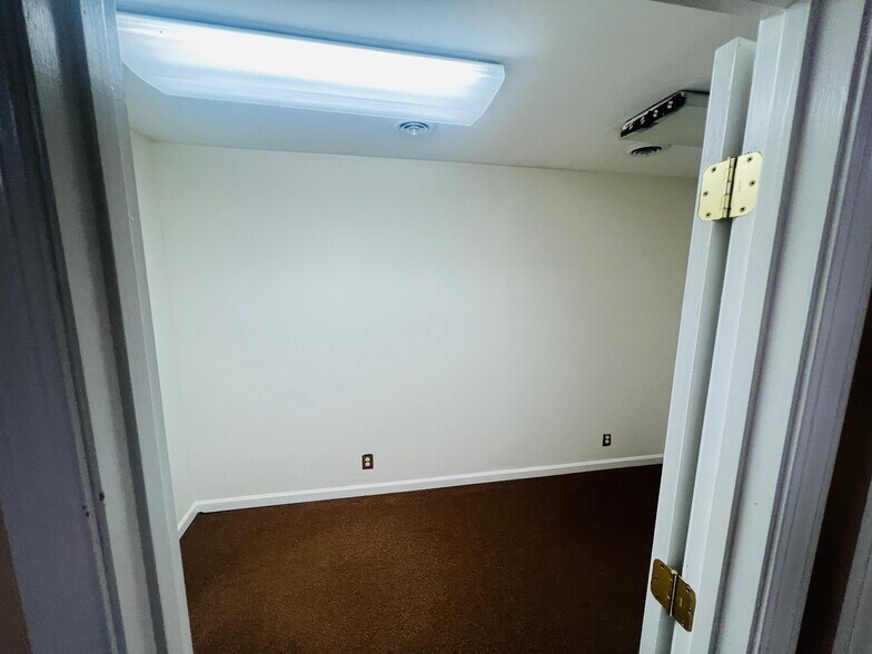 More Photos Of 233 Wilson Pike Cir, Brentwood Office For Lease