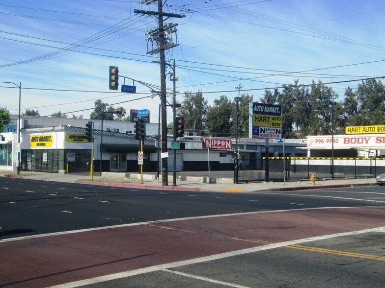 Primary Photo Of 6955-6957 Reseda Blvd, Reseda Freestanding For Lease