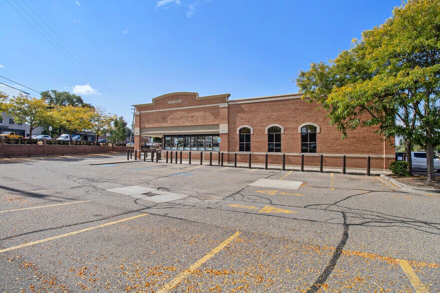 More Photos Of 3000 Orchard Lake Rd, Keego Harbor Drugstore For Lease
