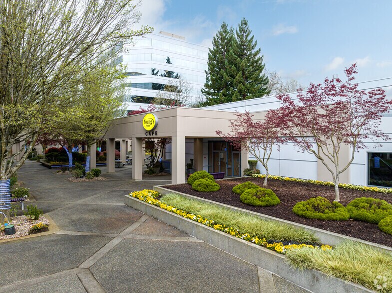 More Photos Of 6811 S 204th St, Kent Unknown For Lease