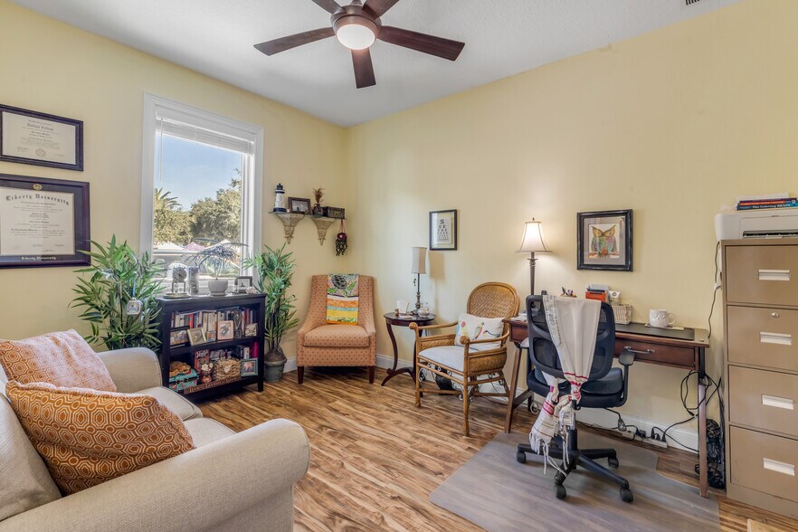 More Photos Of 136 Julia St, New Smyrna Beach Flex For Sale