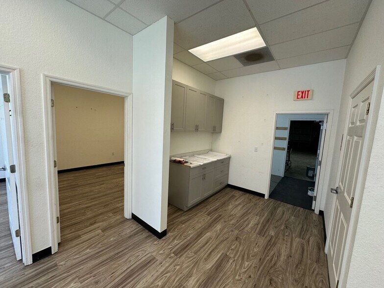 More Photos Of 188 Triple Diamond Blvd, Nokomis Warehouse For Sale