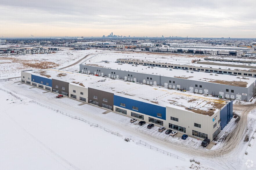 More Photos Of 14159 156 St NW, Edmonton Showroom For Lease