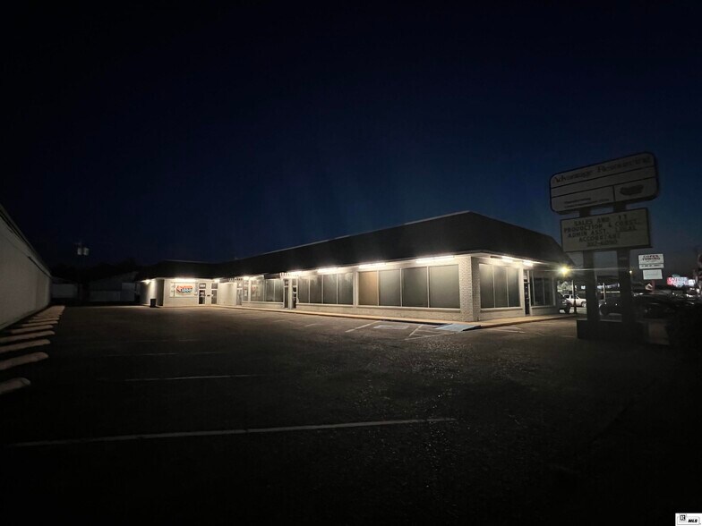 More Photos Of 1500 Louisville Ave, Monroe Office For Sale