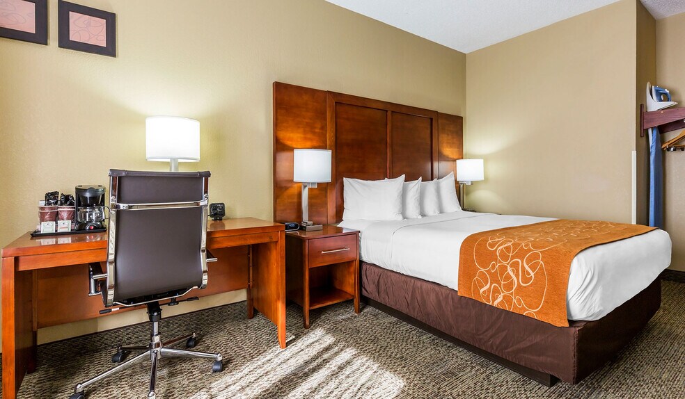 More Photos Of 2235 173rd St, Lansing Hotel For Sale