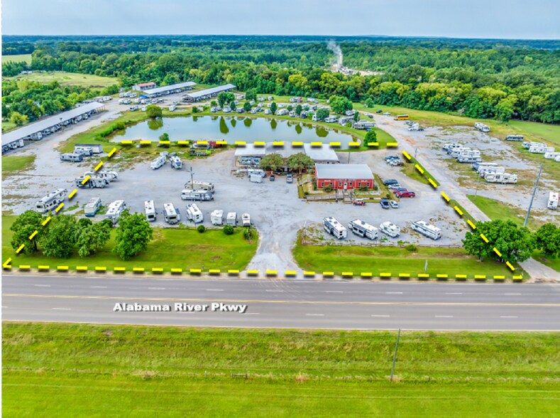 More Photos Of 1824 Alabama River Pky, Millbrook General Retail For Sale