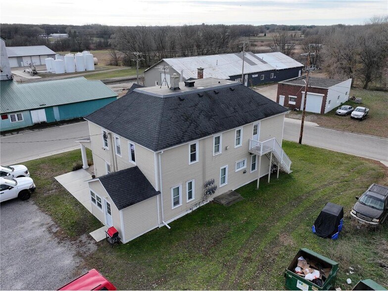 More Photos Of 81 Linden Ave W, Kimball Apartments For Sale