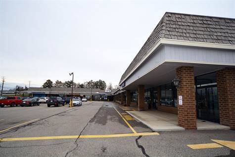 More Photos Of 8389 Mayfield Rd, Chesterland Storefront For Lease