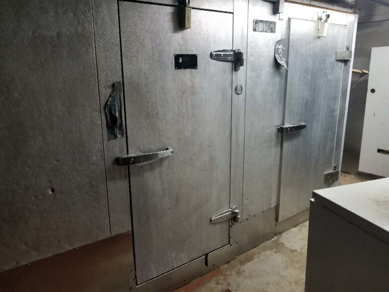 More Photos Of 1 E Broadway, New York Storefront Retail Office For Lease