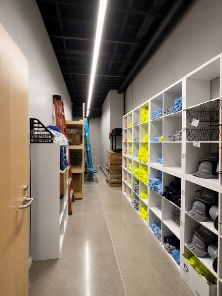 More Photos Of 9400 Plum Dr, Urbandale Office For Lease