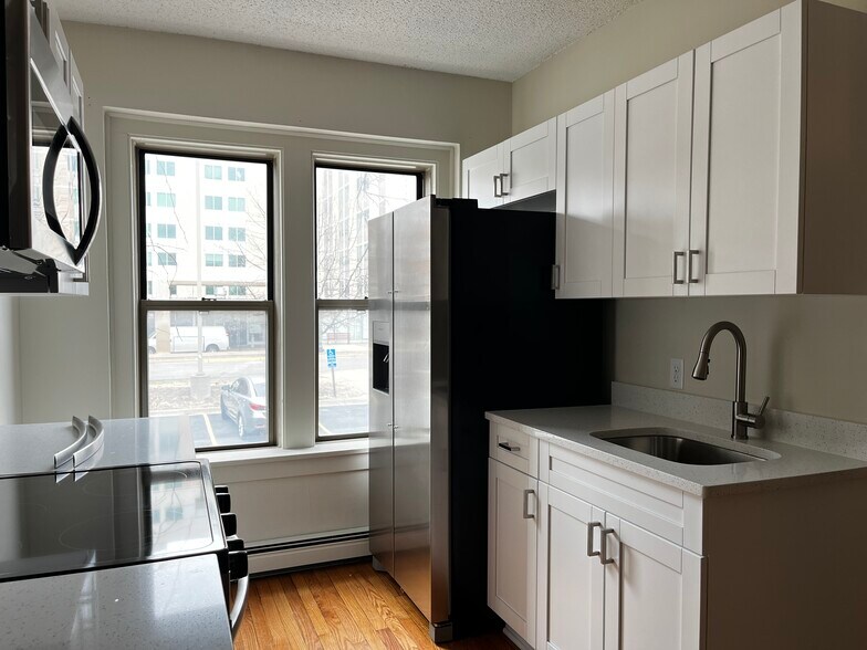 More Photos Of 1709 Shields Ave, Saint Paul Apartments For Sale