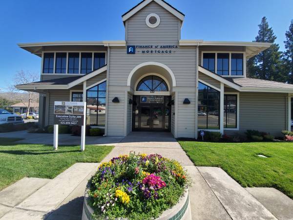 More Photos Of 588 San Ramon Valley Blvd, Danville Office Residential For Lease