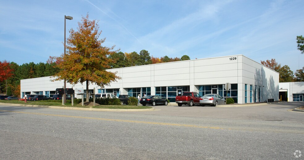 More Photos Of 1229 Perry Rd, Apex Light Distribution For Lease