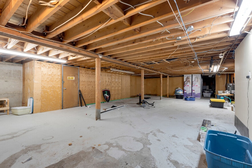 More Photos Of 276-280 Boul Saint-Luc, Saint-jean-sur-richelieu Storefront Retail Office For Lease