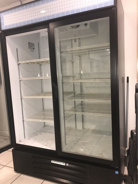 More Photos Of 410 Broad St, Brooksville Freestanding For Lease