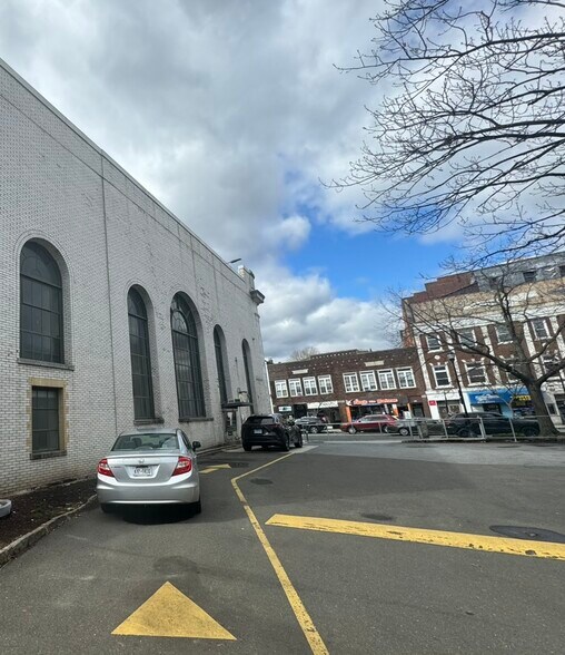 More Photos Of 133 N Main St, Port Chester Freestanding For Lease