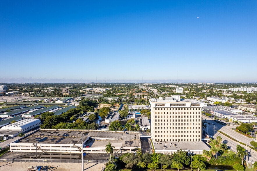 More Photos Of 1250 E Hallandale Beach Blvd, Hallandale Beach Office For Lease