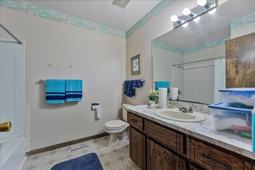 More Photos Of 21551 270th St, Mc Clelland Office For Sale