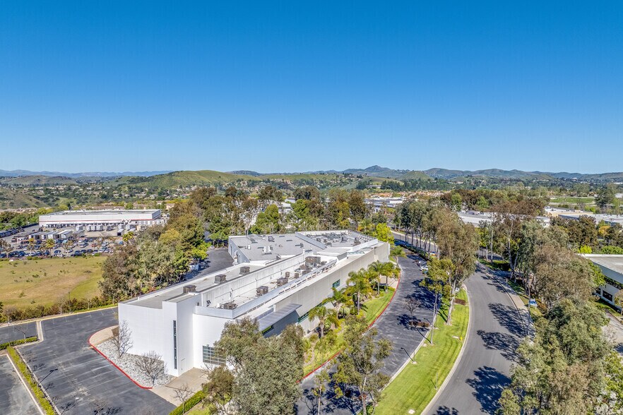 More Photos Of 2201 Corporate Center Dr, Newbury Park Research And Development For Sale