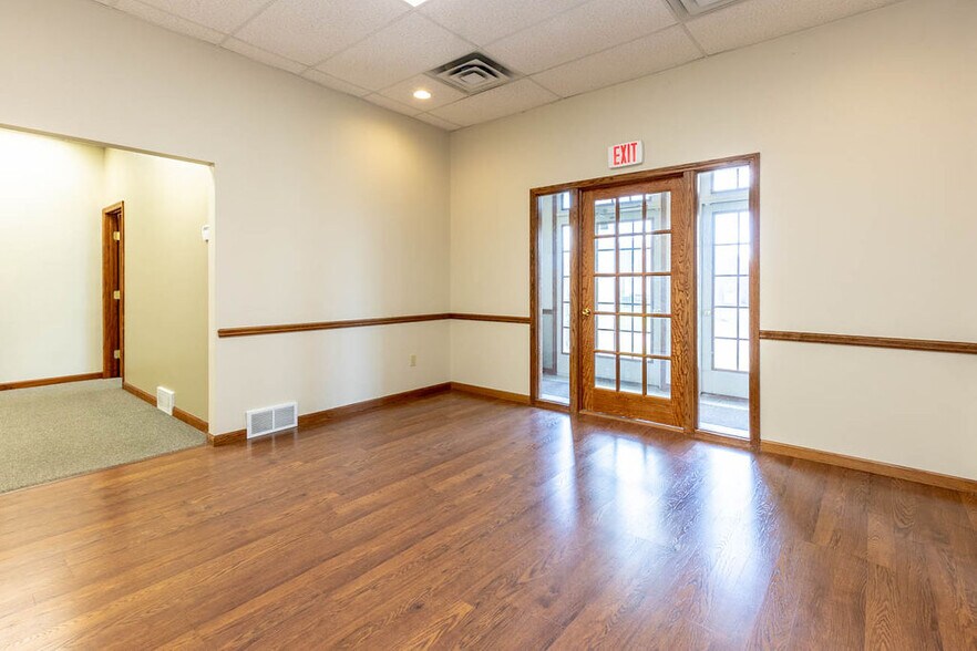 More Photos Of 42 Professional Pky, Lockport Medical For Sale