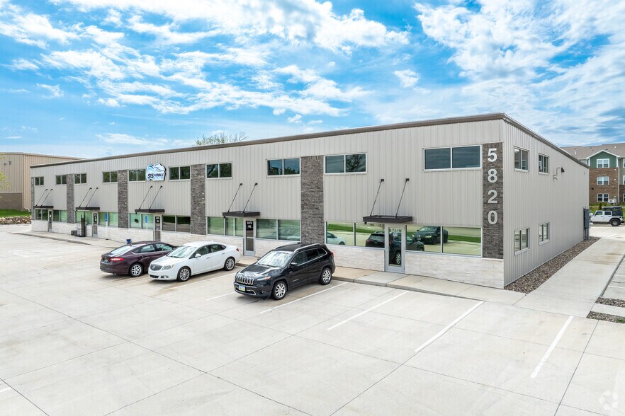 Primary Photo Of 5820 NW Beaver Dr, Johnston Flex For Lease