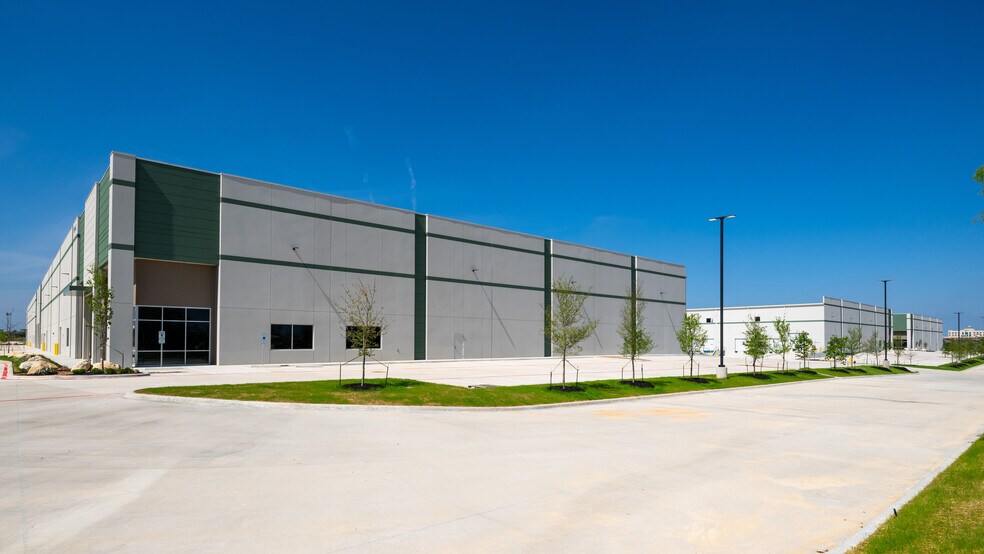 More Photos Of 13644 Toepperwein Rd, Live Oak Unknown For Lease