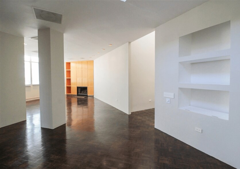 More Photos Of 44 S Front St, Memphis Apartments For Lease