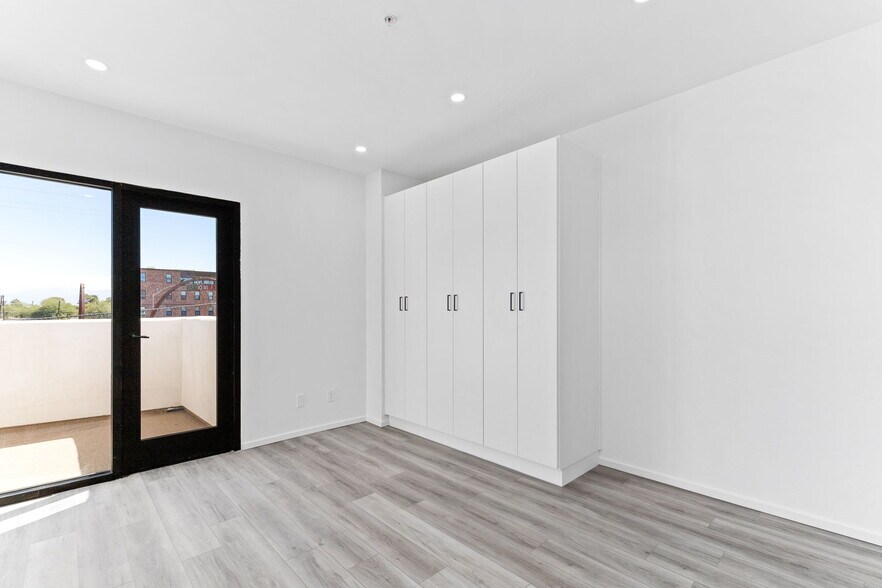 More Photos Of 21 Lalo Way, Tucson Multifamily For Sale