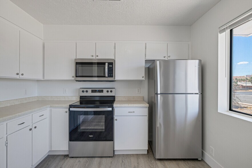 More Photos Of 126 E 1st North St, Mesquite Multifamily For Sale