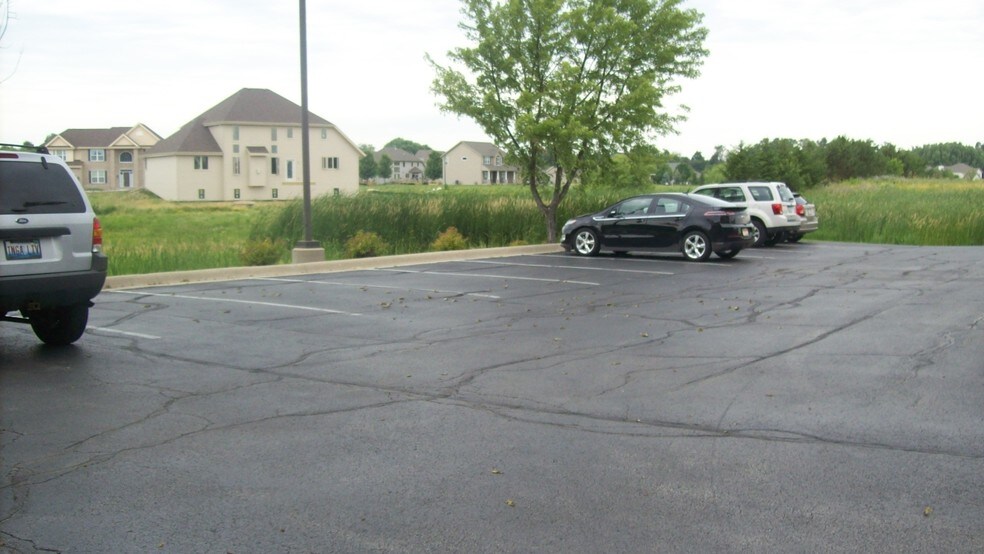 More Photos Of 1602-1650 N Bell School Rd, Rockford Storefront Retail Office For Lease