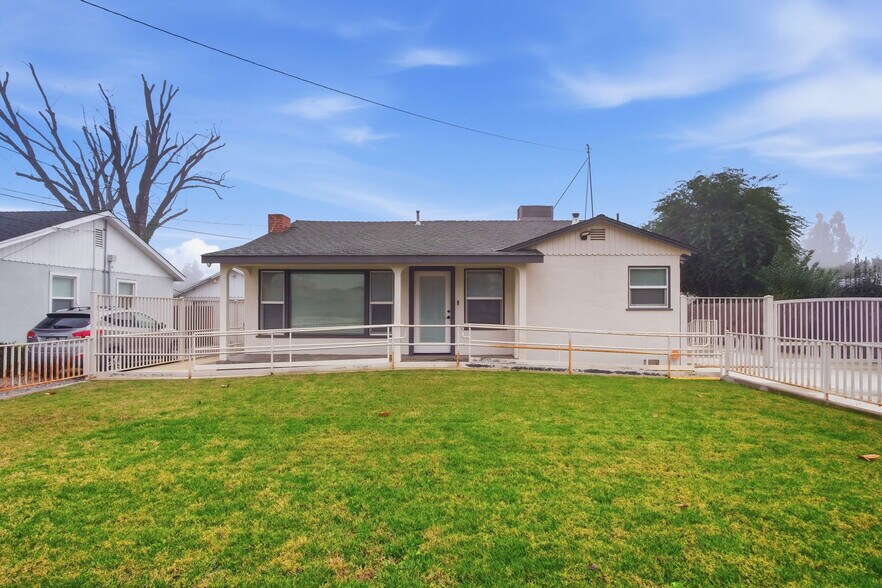 Primary Photo Of 2250 Colorado Ave, Turlock Healthcare For Sale