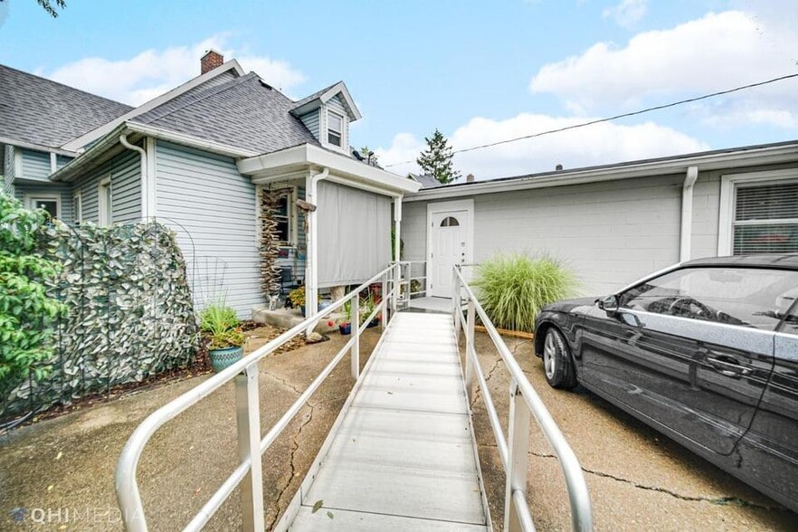 More Photos Of 2710 Franklin St, Michigan City Office Residential For Sale