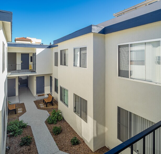 More Photos Of 1711 Granville Ave, Los Angeles Apartments For Sale