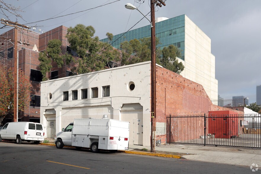 Primary Photo Of 239-241 W 15th St, Los Angeles Manufacturing For Lease