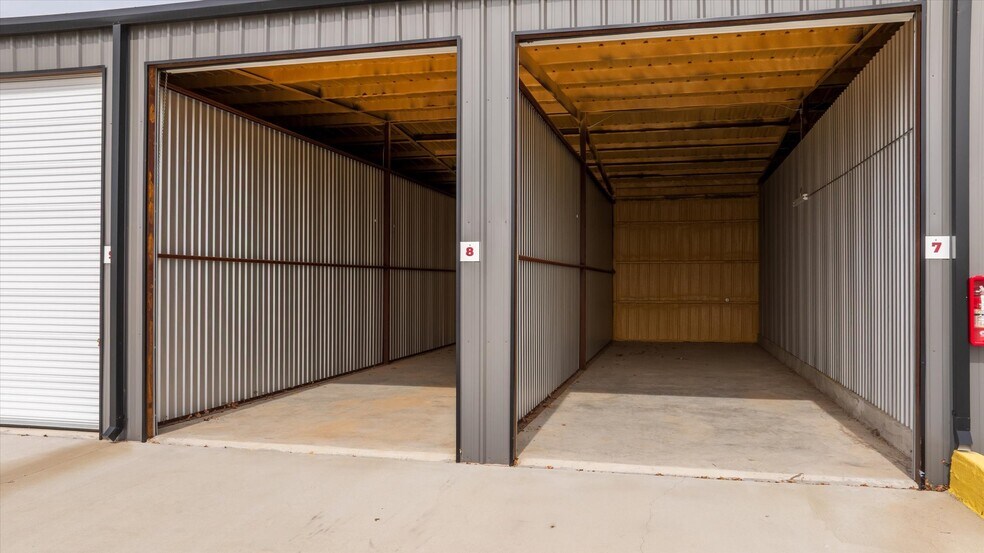 More Photos Of 3400 X A Meyer Ct, Granbury Specialty For Sale