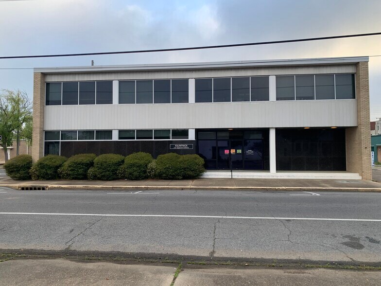 More Photos Of 909 Foisy St, Alexandria Medical For Sale