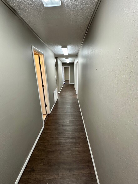 More Photos Of 330 N 4th St, Muskogee Office For Sale